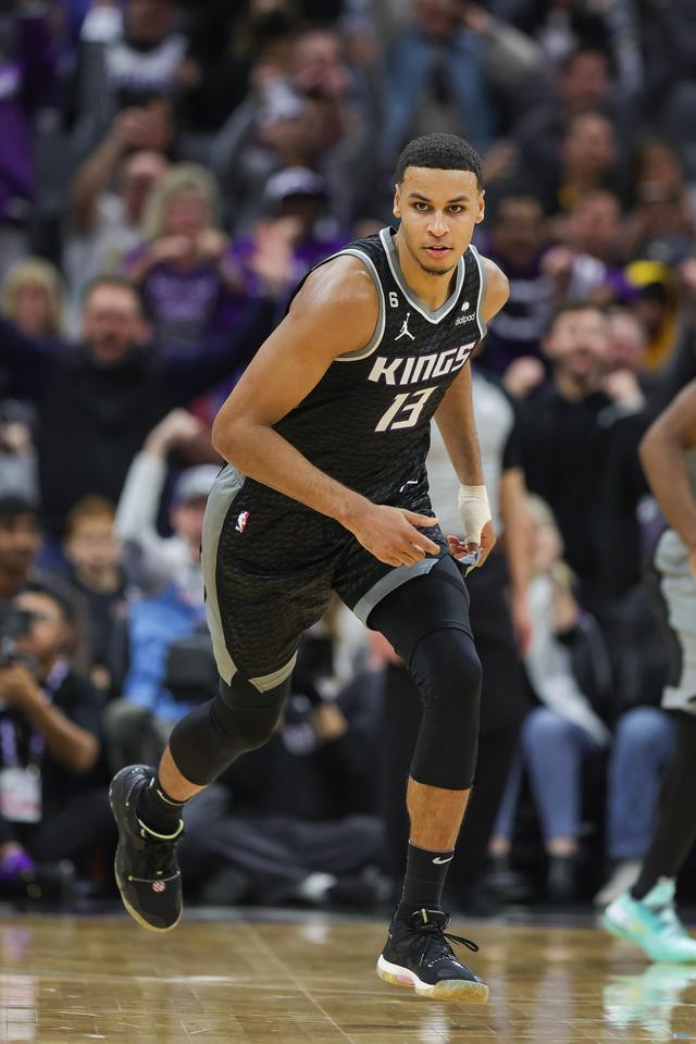 穆雷迎来二十赛季高光表现，加拿大队球迷沸腾！